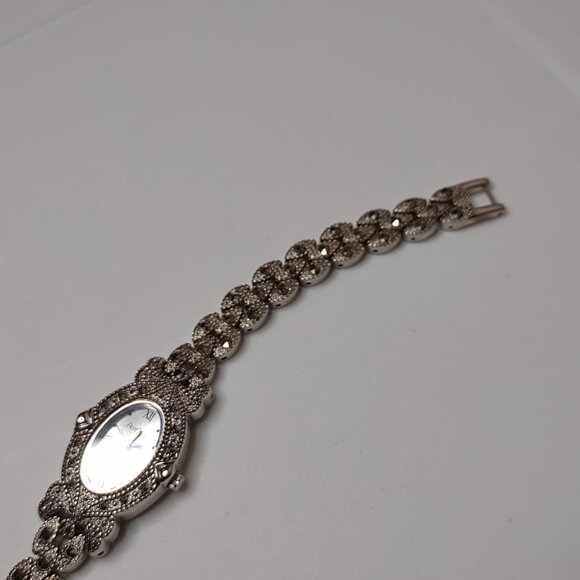 Very Pretty Armitron Now Watch - Picture 14 of 15